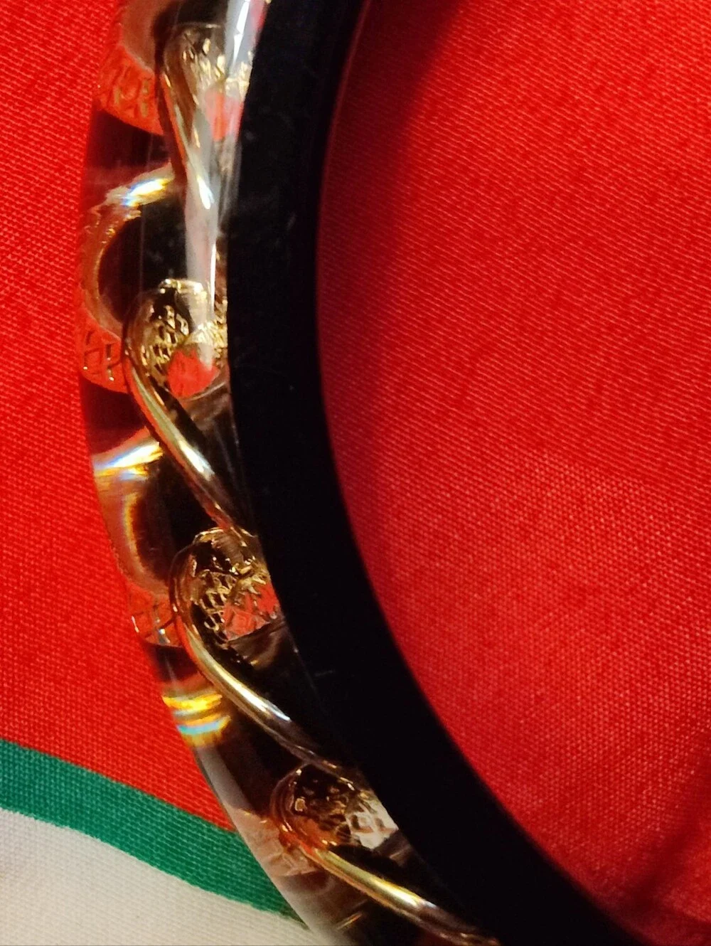 Bangle Lucite Bracelet Vtg Textured Gold Tone Embedded Chain